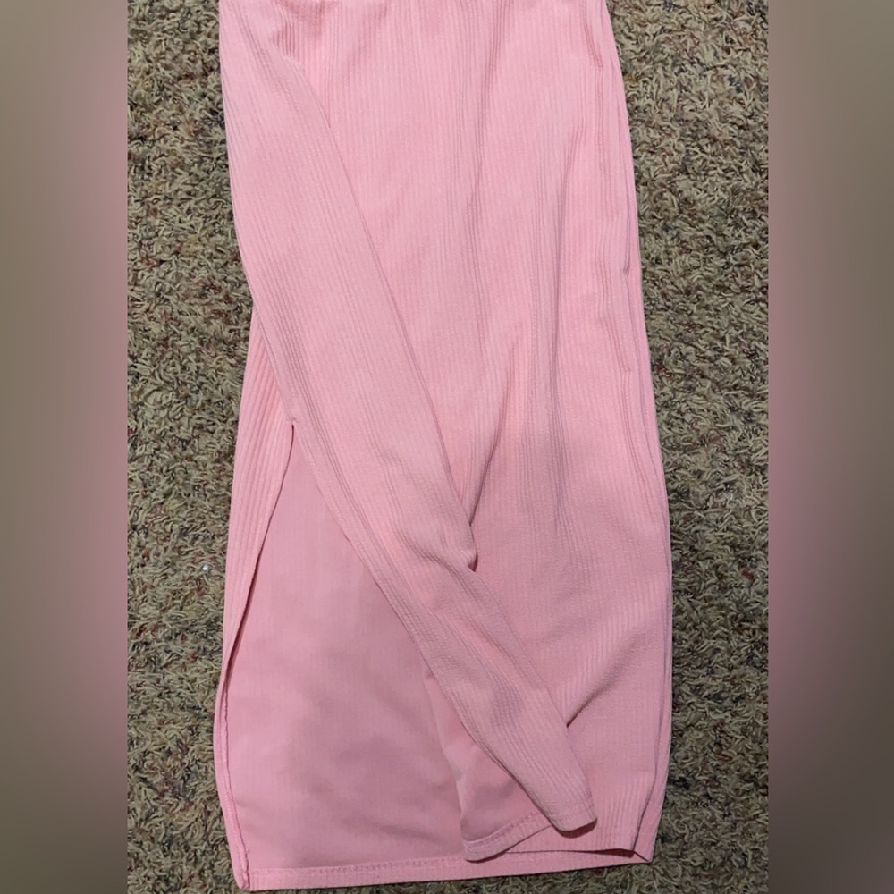 Pink two piece set - Picture 2 of 4